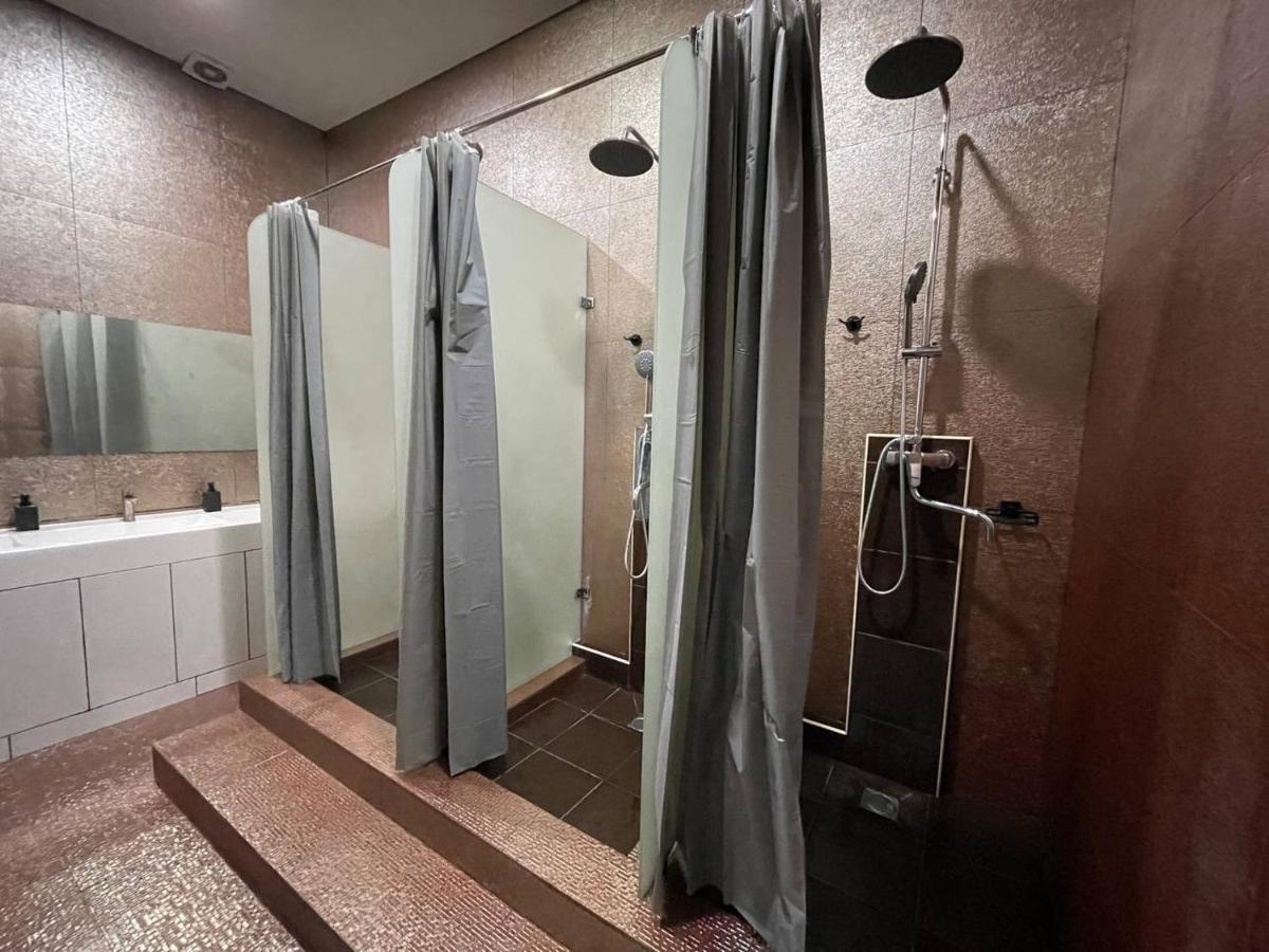 Flats Hostel Астана Екстер'єр фото