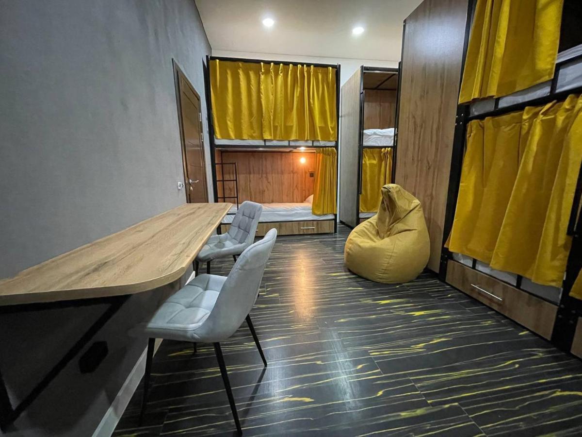 Flats Hostel Астана Екстер'єр фото