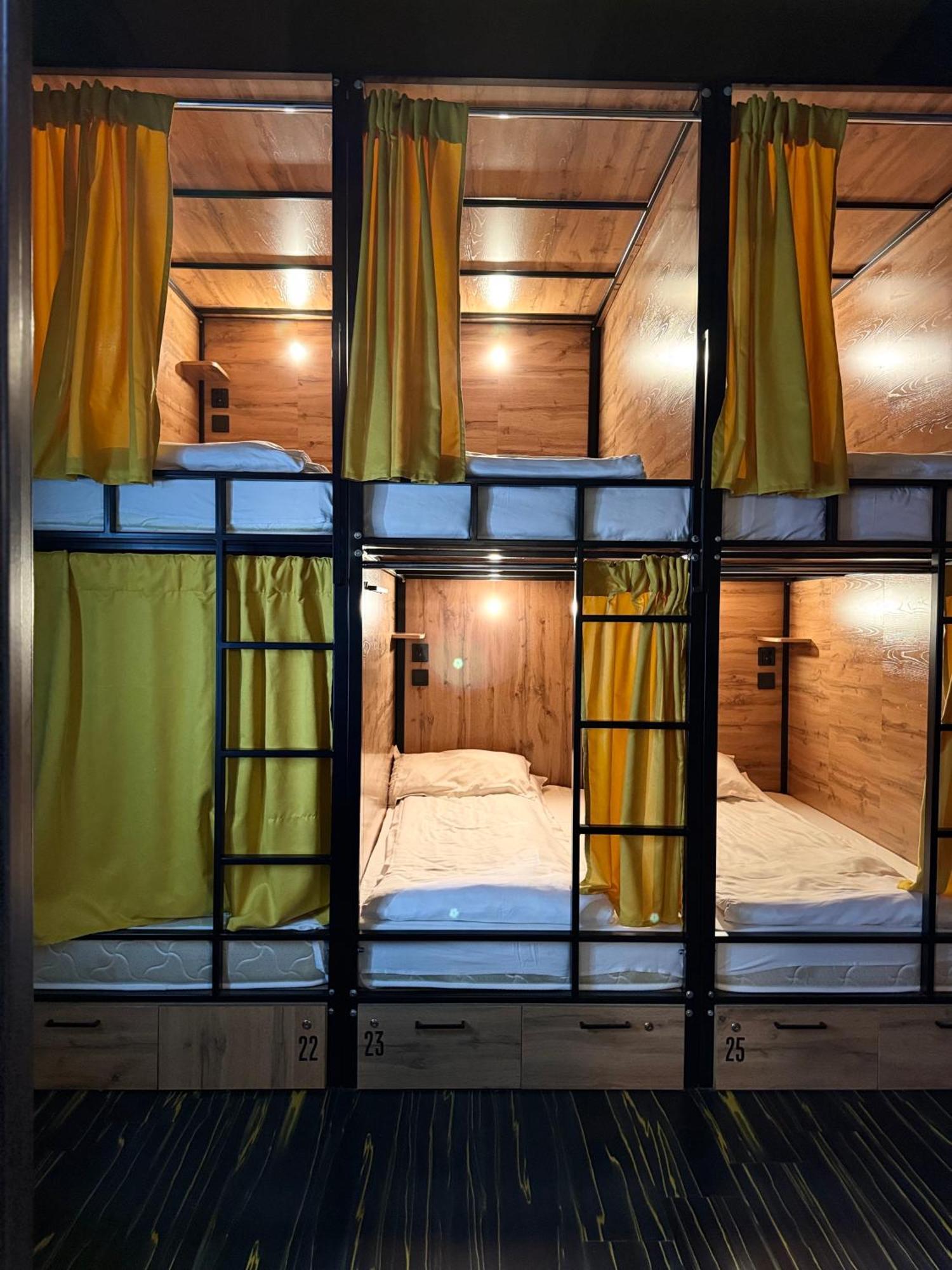 Flats Hostel Астана Екстер'єр фото